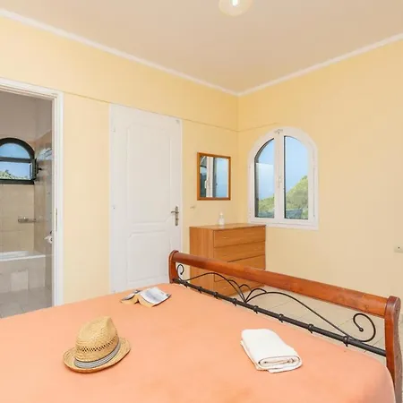 ヴィラ Alexander *